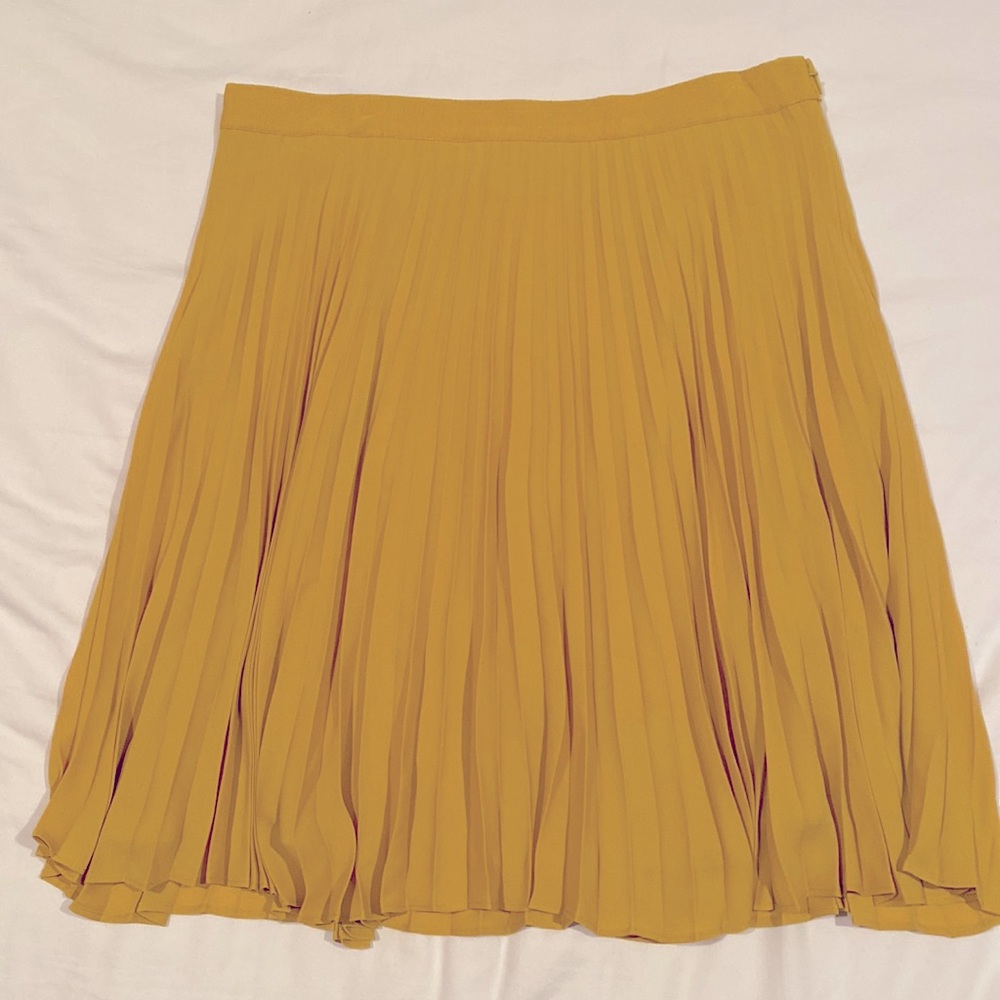 LOFT pleated yellow skirt 8